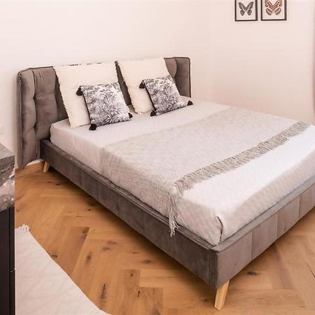 Destiny Home 5 Бардолино Екстериор снимка