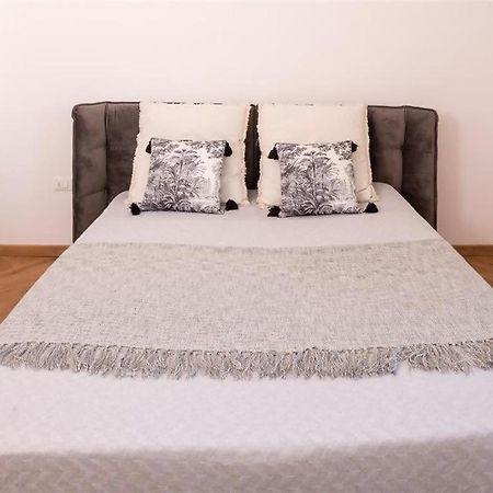 Destiny Home 5 Бардолино Екстериор снимка