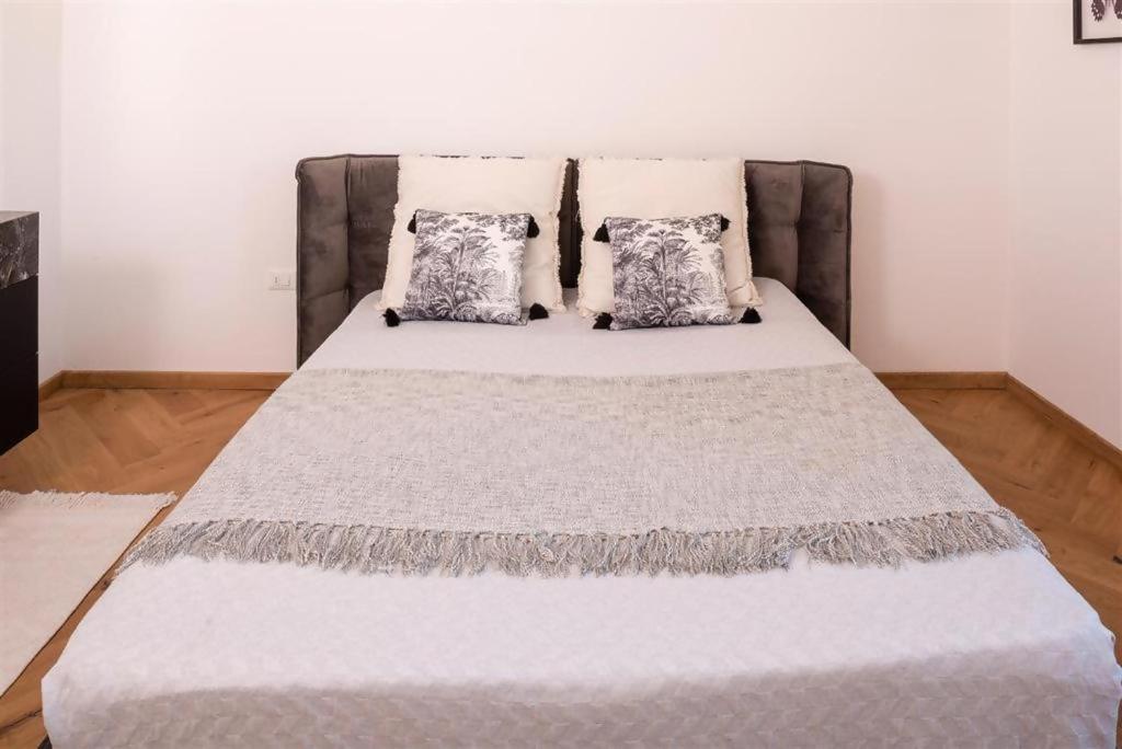 Destiny Home 5 Бардолино Екстериор снимка